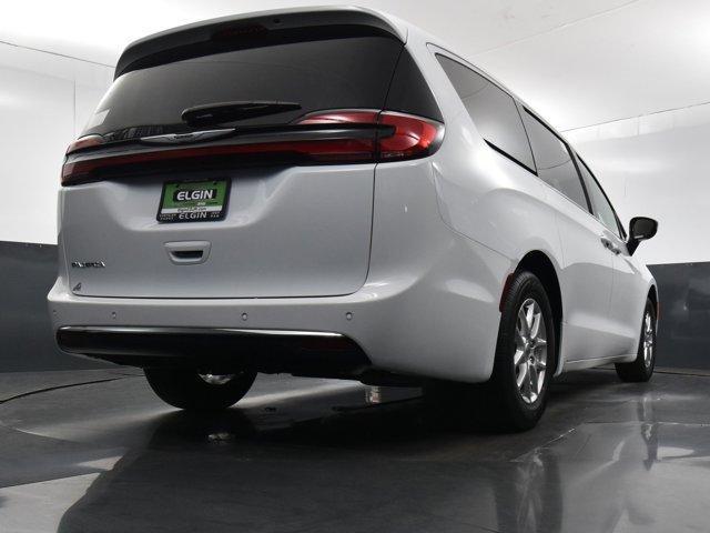 new 2024 Chrysler Pacifica car, priced at $39,185