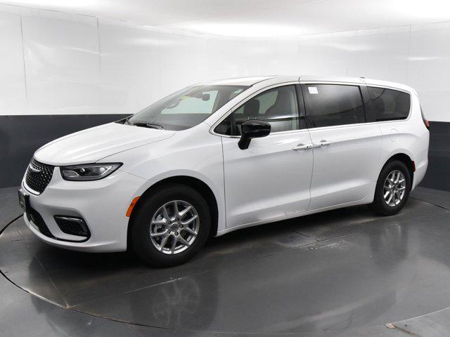 new 2024 Chrysler Pacifica car, priced at $37,985