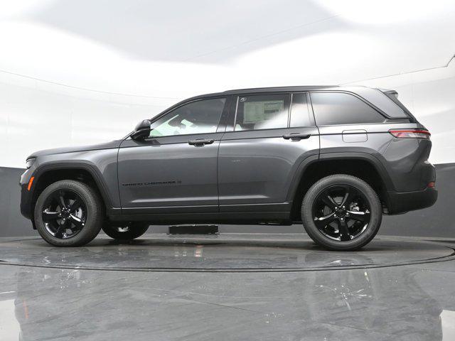 new 2025 Jeep Grand Cherokee car, priced at $40,747