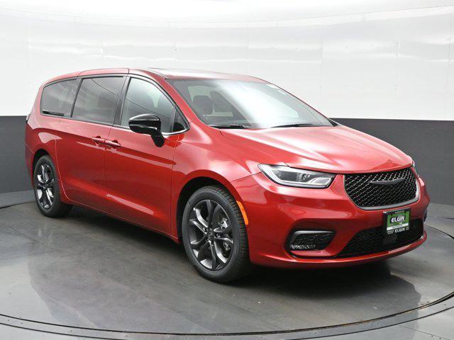 new 2026 Chrysler Pacifica car, priced at $44,685