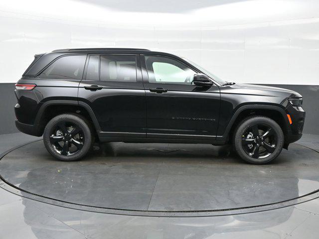 new 2025 Jeep Grand Cherokee car, priced at $40,947