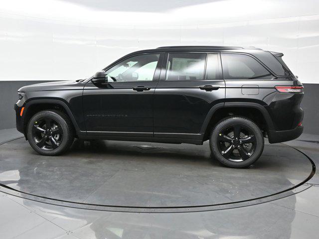 new 2025 Jeep Grand Cherokee car, priced at $40,947