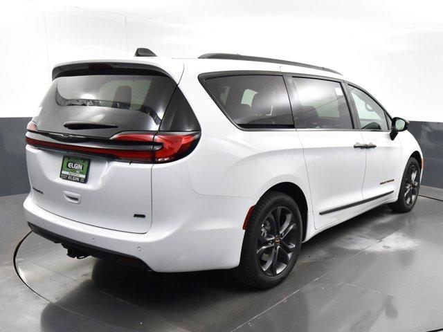 new 2024 Chrysler Pacifica car, priced at $46,791