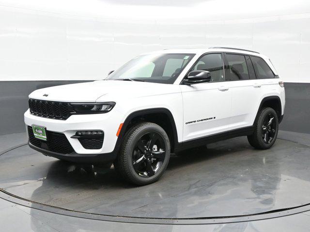 new 2025 Jeep Grand Cherokee car, priced at $43,305