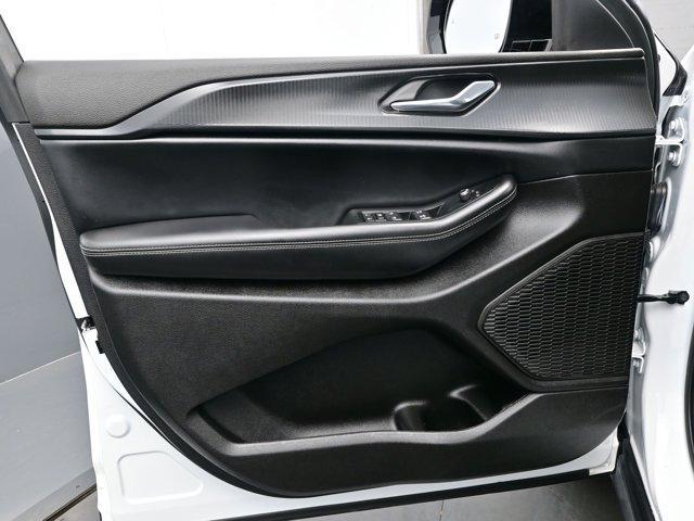 used 2024 Jeep Grand Cherokee car, priced at $32,490