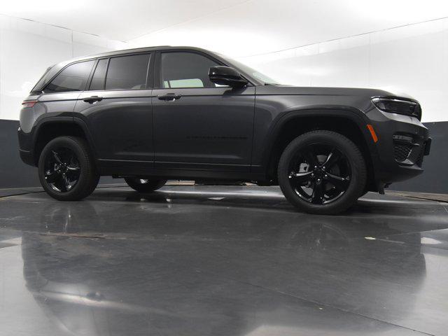 new 2025 Jeep Grand Cherokee car, priced at $45,067