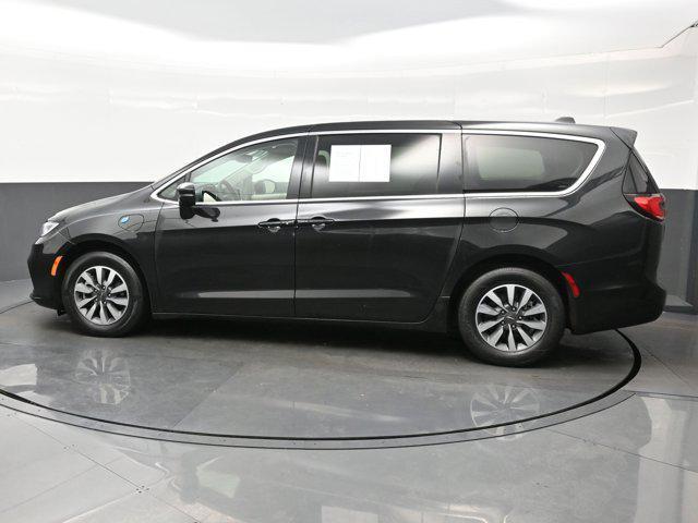 used 2022 Chrysler Pacifica Hybrid car, priced at $23,790