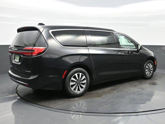 used 2022 Chrysler Pacifica Hybrid car, priced at $23,790