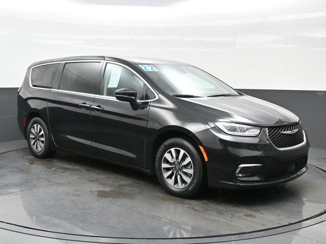 used 2022 Chrysler Pacifica Hybrid car, priced at $23,790