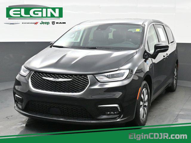 used 2022 Chrysler Pacifica Hybrid car, priced at $23,790