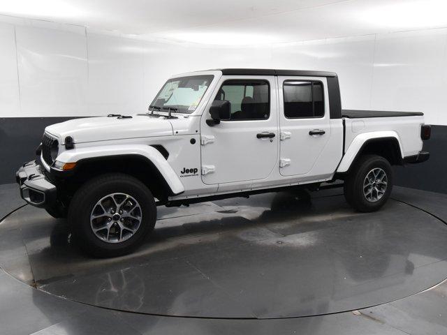 new 2024 Jeep Gladiator car, priced at $43,185