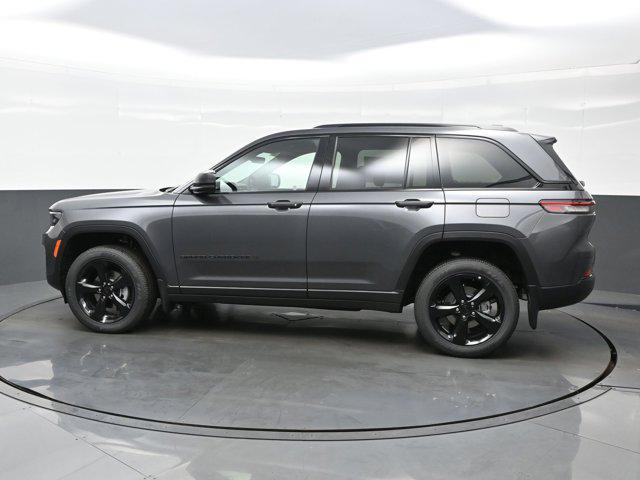 new 2025 Jeep Grand Cherokee car, priced at $49,795