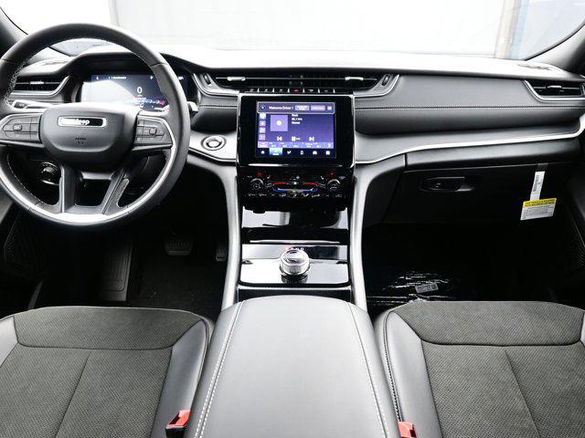 new 2025 Jeep Grand Cherokee car, priced at $49,795