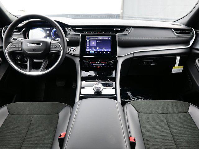 new 2025 Jeep Grand Cherokee car, priced at $39,689