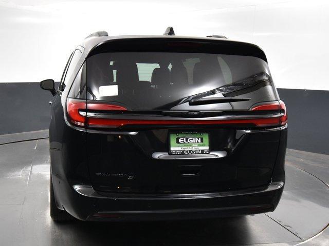 new 2024 Chrysler Pacifica car, priced at $44,941