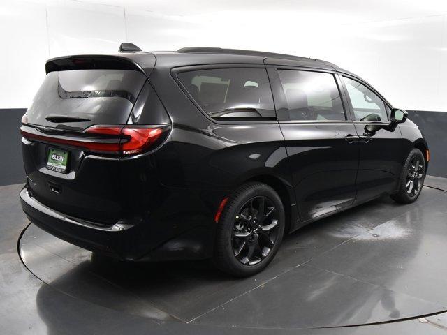 new 2024 Chrysler Pacifica car, priced at $44,941