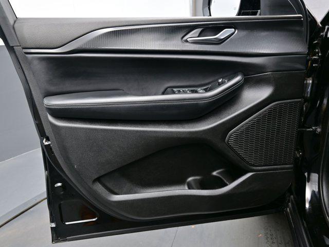 used 2024 Jeep Grand Cherokee car, priced at $31,990