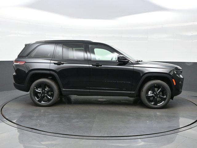 new 2025 Jeep Grand Cherokee car, priced at $43,841