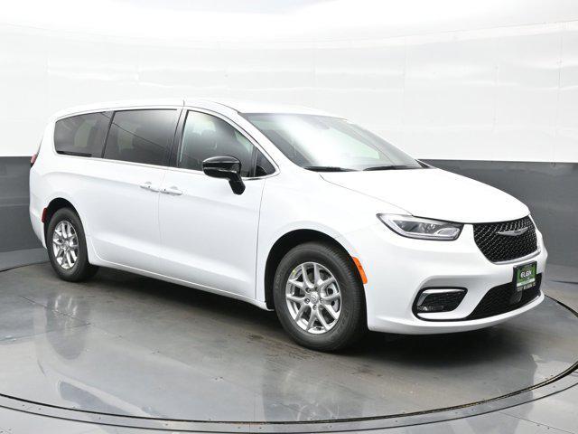 new 2025 Chrysler Pacifica car, priced at $39,389