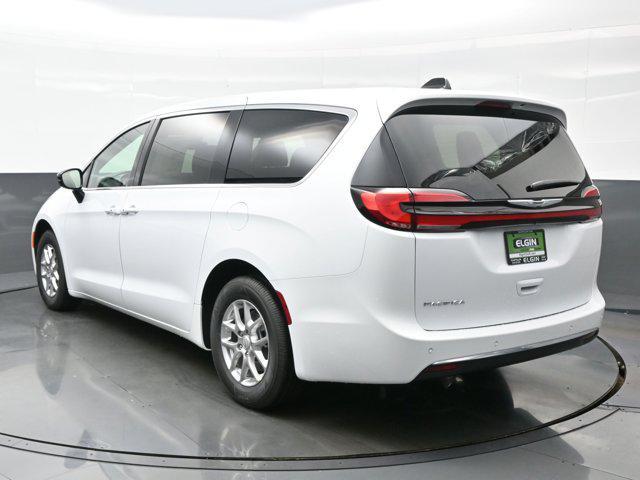 new 2025 Chrysler Pacifica car, priced at $39,389