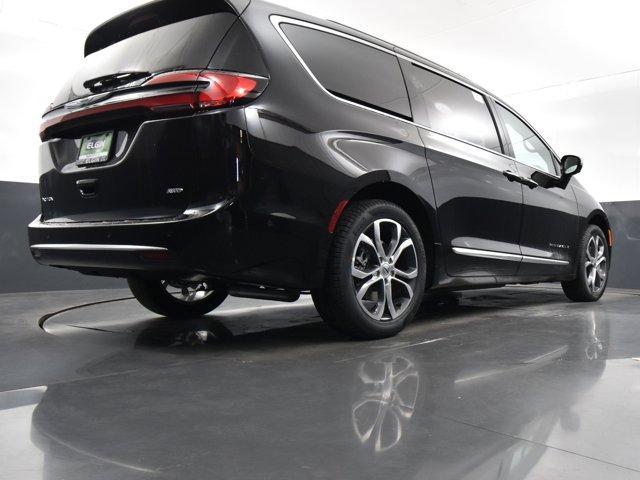 new 2024 Chrysler Pacifica car, priced at $53,186