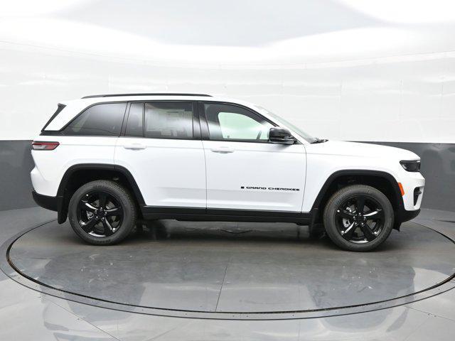 new 2025 Jeep Grand Cherokee car, priced at $40,189