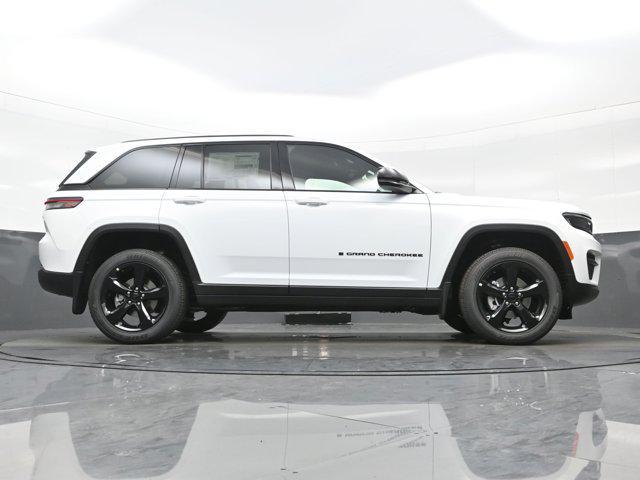 new 2025 Jeep Grand Cherokee car, priced at $40,189