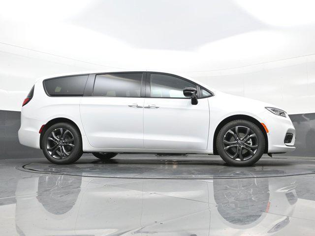 new 2026 Chrysler Pacifica car, priced at $41,505