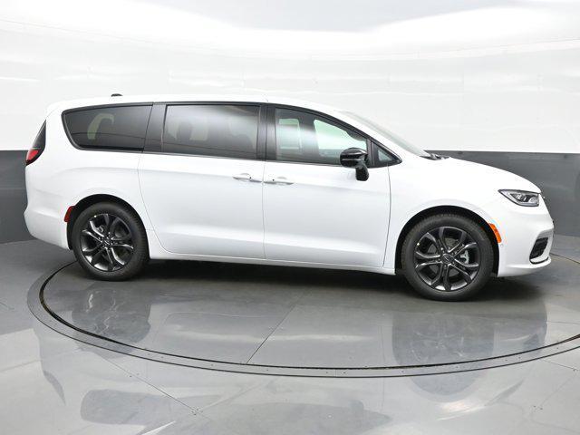 new 2026 Chrysler Pacifica car, priced at $44,239
