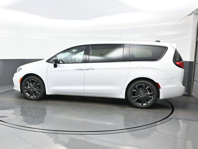 new 2026 Chrysler Pacifica car, priced at $41,505