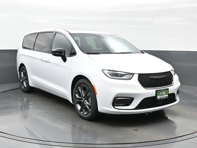 new 2026 Chrysler Pacifica car, priced at $41,505