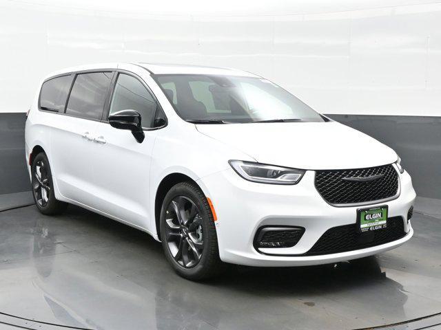 new 2026 Chrysler Pacifica car, priced at $44,239