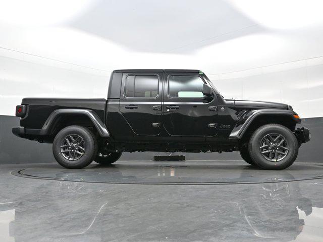 new 2025 Jeep Gladiator car, priced at $41,558
