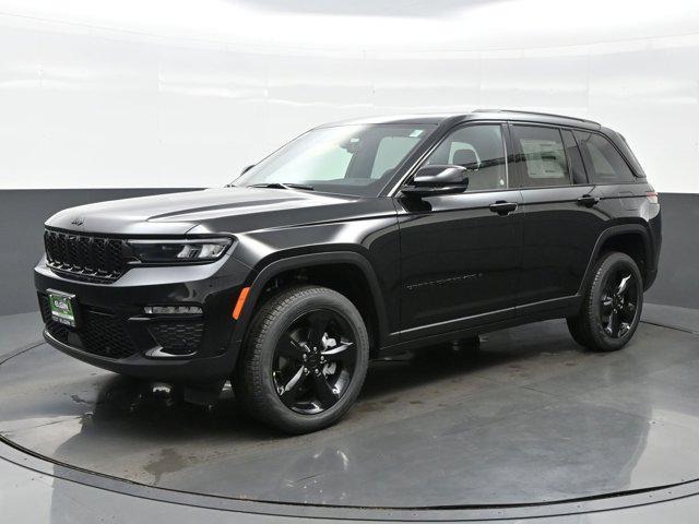 new 2025 Jeep Grand Cherokee car, priced at $47,349