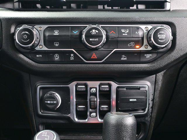 used 2025 Jeep Gladiator car, priced at $38,590