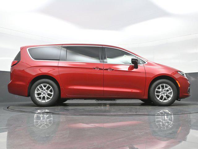 new 2025 Chrysler Pacifica car, priced at $40,860