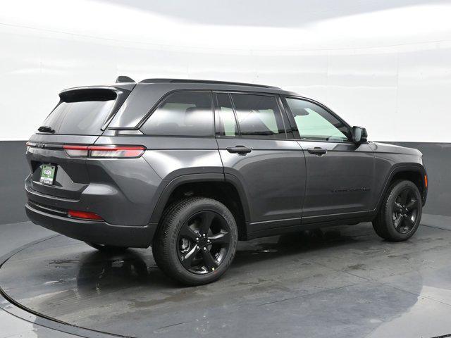 new 2025 Jeep Grand Cherokee car, priced at $40,672