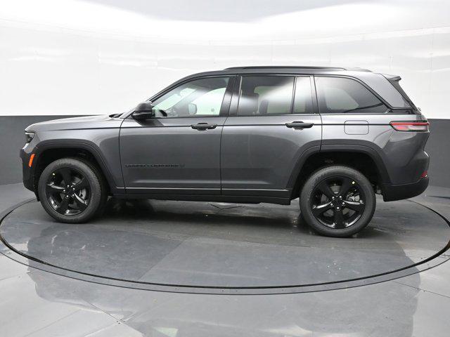 new 2025 Jeep Grand Cherokee car, priced at $40,672