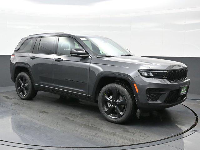 new 2025 Jeep Grand Cherokee car, priced at $40,672