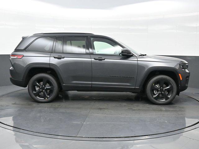 new 2025 Jeep Grand Cherokee car, priced at $40,672