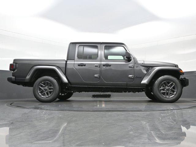 new 2025 Jeep Gladiator car, priced at $41,558