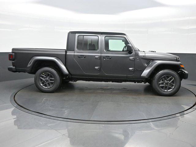 new 2025 Jeep Gladiator car, priced at $41,558