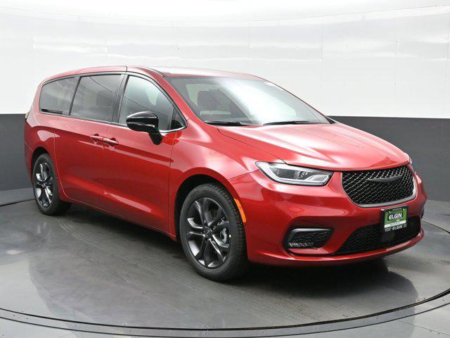 new 2026 Chrysler Pacifica car, priced at $43,605