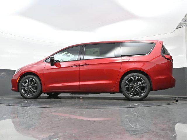 new 2026 Chrysler Pacifica car, priced at $38,800