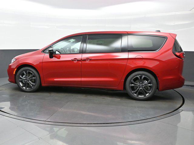new 2026 Chrysler Pacifica car, priced at $43,605