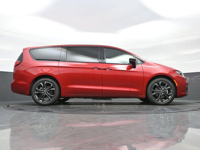 new 2026 Chrysler Pacifica car, priced at $38,800
