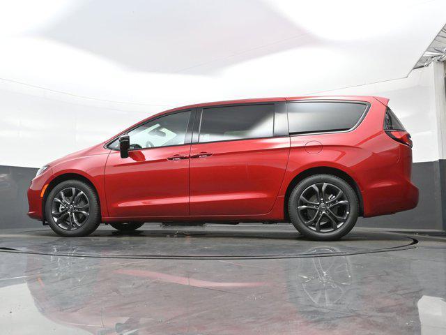 new 2026 Chrysler Pacifica car, priced at $38,800