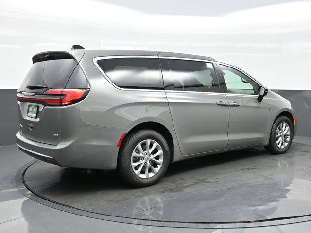 new 2025 Chrysler Pacifica car, priced at $45,467