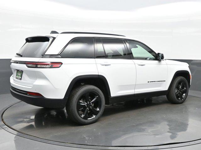 new 2025 Jeep Grand Cherokee car, priced at $40,681