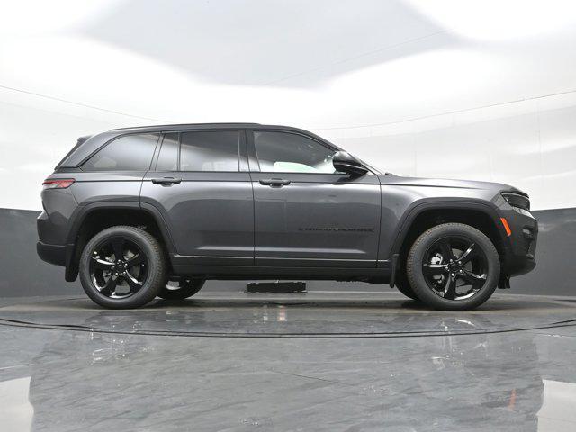 new 2025 Jeep Grand Cherokee car, priced at $44,099